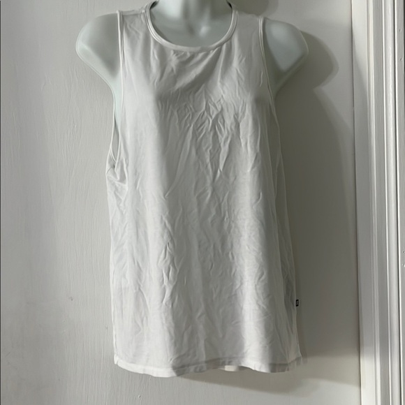 On cloud tank top - Picture 1 of 6